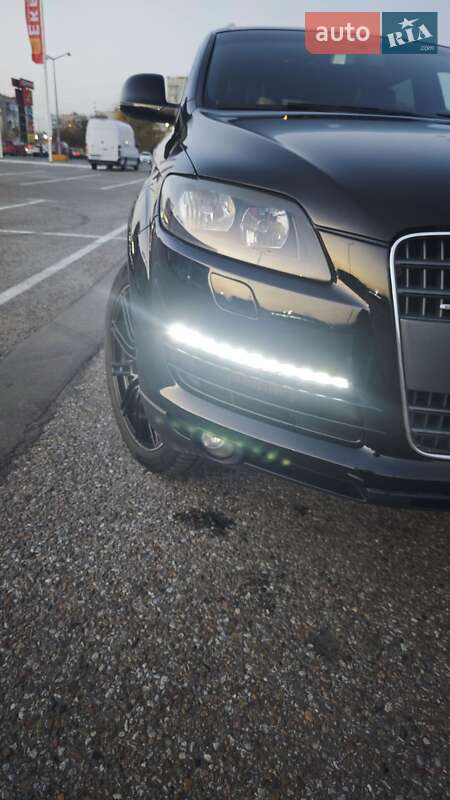 Внедорожник / Кроссовер Audi Q7 2006 в Черновцах