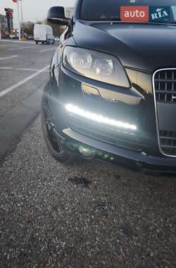 Внедорожник / Кроссовер Audi Q7 2006 в 
