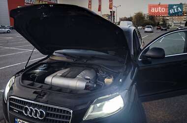 Внедорожник / Кроссовер Audi Q7 2006 в 