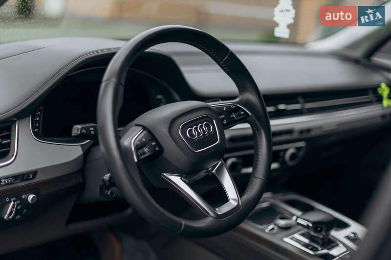 Внедорожник / Кроссовер Audi Q7 2016 в Луцке