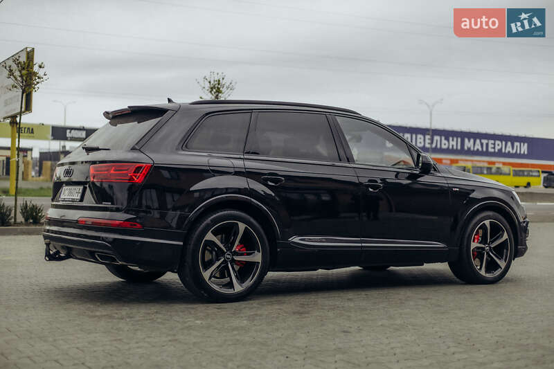 Внедорожник / Кроссовер Audi Q7 2016 в Луцке