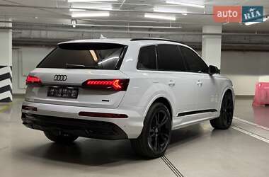 Внедорожник / Кроссовер Audi Q7 2022 в 