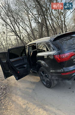 Внедорожник / Кроссовер Audi Q7 2013 в 