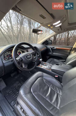 Внедорожник / Кроссовер Audi Q7 2013 в 