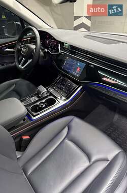Внедорожник / Кроссовер Audi Q7 2022 в 
