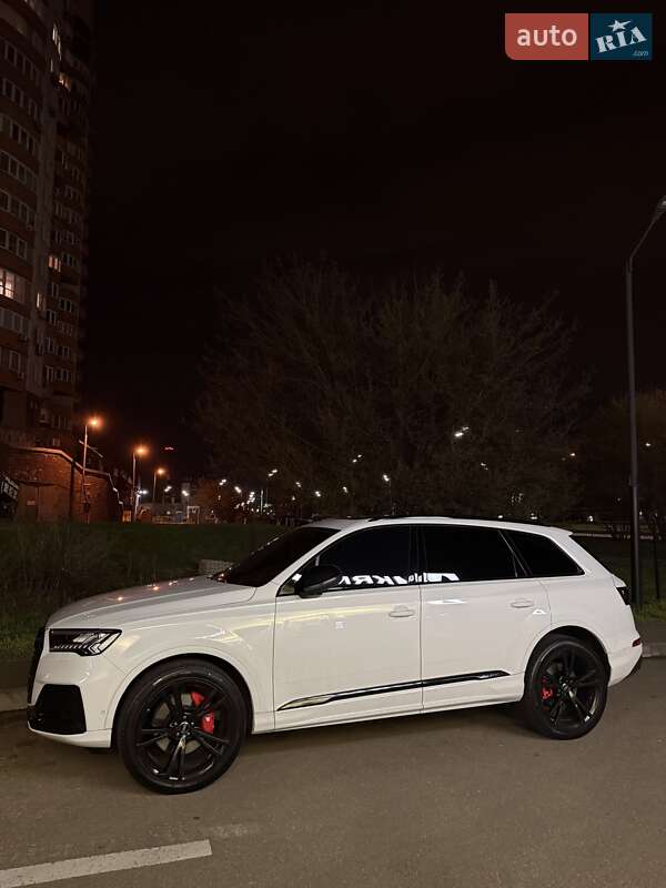 Позашляховик / Кросовер Audi Q7 2022 в Києві