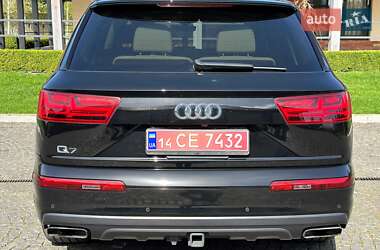 Внедорожник / Кроссовер Audi Q7 2018 в 