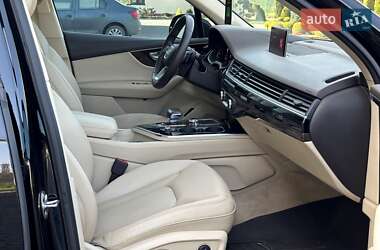 Внедорожник / Кроссовер Audi Q7 2018 в 