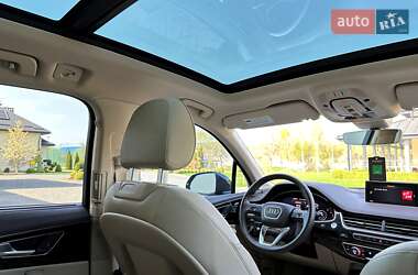 Внедорожник / Кроссовер Audi Q7 2018 в 