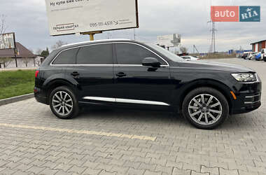 Внедорожник / Кроссовер Audi Q7 2017 в 