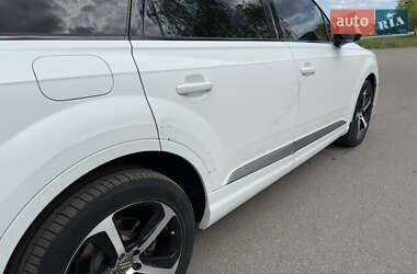 Внедорожник / Кроссовер Audi Q7 2016 в 