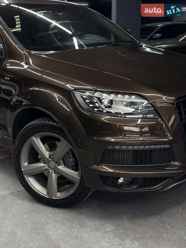 Позашляховик / Кросовер Audi Q7 2015 в Одесі