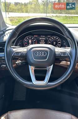 Позашляховик / Кросовер Audi Q7 2016 в 