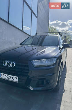 Позашляховик / Кросовер Audi Q7 2017 в 