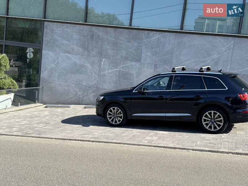 Внедорожник / Кроссовер Audi Q7 2017 в Киеве