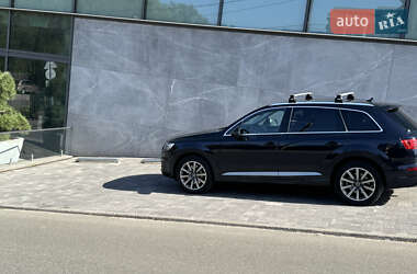 Позашляховик / Кросовер Audi Q7 2017 в 