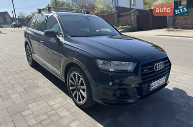 Позашляховик / Кросовер Audi Q7 2017 в 