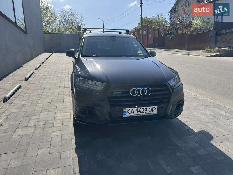 Внедорожник / Кроссовер Audi Q7 2017 в Киеве