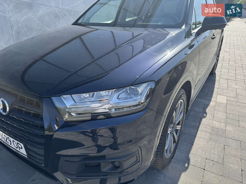 Внедорожник / Кроссовер Audi Q7 2017 в Киеве