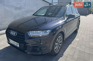 Позашляховик / Кросовер Audi Q7 2017 в 
