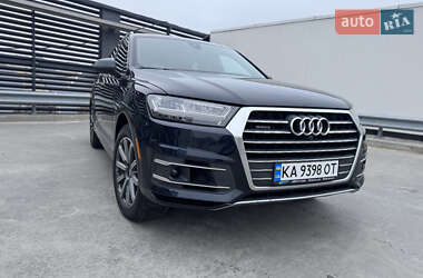 Внедорожник / Кроссовер Audi Q7 2017 в 