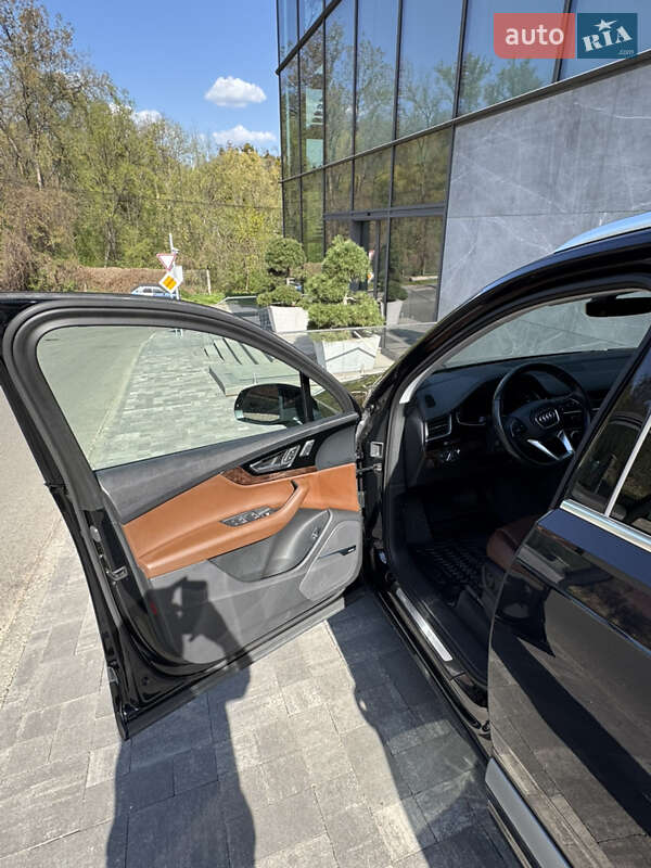 Внедорожник / Кроссовер Audi Q7 2017 в Киеве