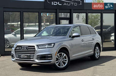 Внедорожник / Кроссовер Audi Q7 2018 в 