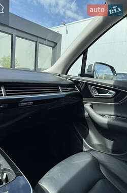 Внедорожник / Кроссовер Audi Q7 2018 в 