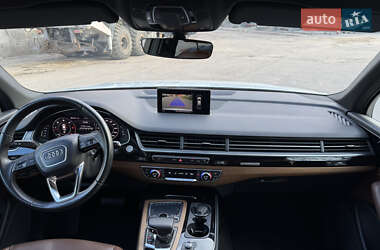 Позашляховик / Кросовер Audi Q7 2016 в 
