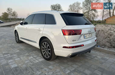 Внедорожник / Кроссовер Audi Q7 2017 в 