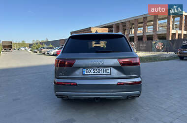 Позашляховик / Кросовер Audi Q7 2016 в 