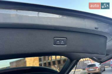 Позашляховик / Кросовер Audi Q7 2016 в 
