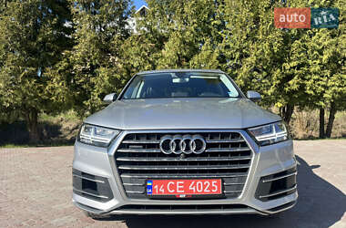 Внедорожник / Кроссовер Audi Q7 2015 в 