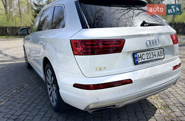 Внедорожник / Кроссовер Audi Q7 2018 в 
