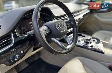 Внедорожник / Кроссовер Audi Q7 2018 в 