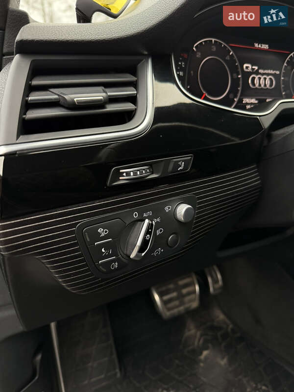 Внедорожник / Кроссовер Audi Q7 2017 в Буче