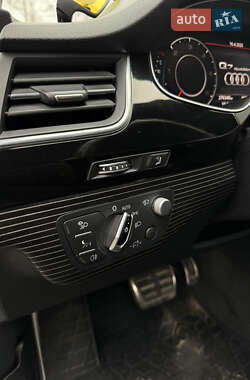 Позашляховик / Кросовер Audi Q7 2017 в 