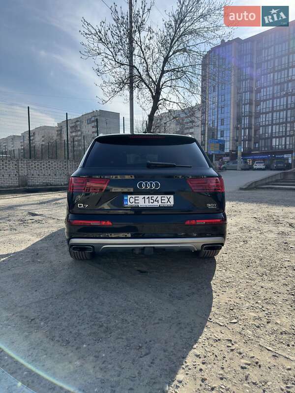 Внедорожник / Кроссовер Audi Q7 2017 в Черновцах