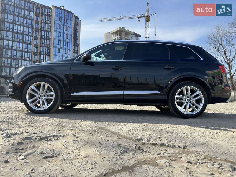 Внедорожник / Кроссовер Audi Q7 2017 в Черновцах