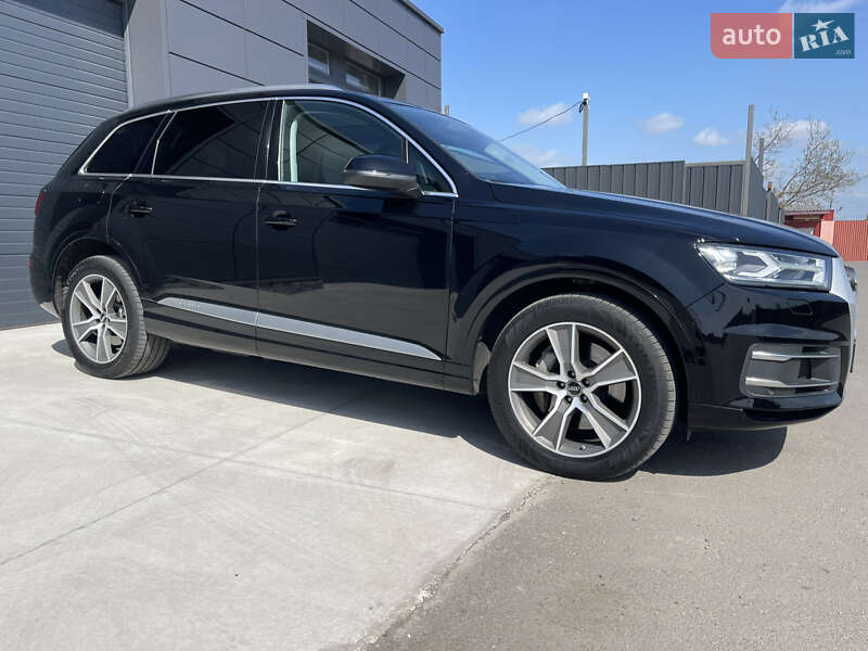 Внедорожник / Кроссовер Audi Q7 2017 в Запорожье