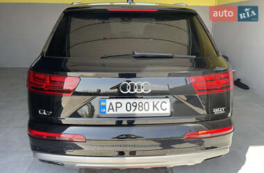 Позашляховик / Кросовер Audi Q7 2017 в 