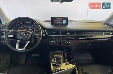 Позашляховик / Кросовер Audi Q7 2017 в 