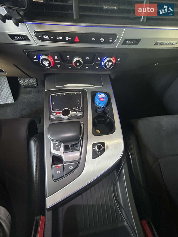 Внедорожник / Кроссовер Audi Q7 2015 в Виноградове