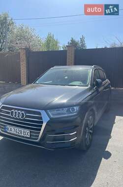 Внедорожник / Кроссовер Audi Q7 2017 в 