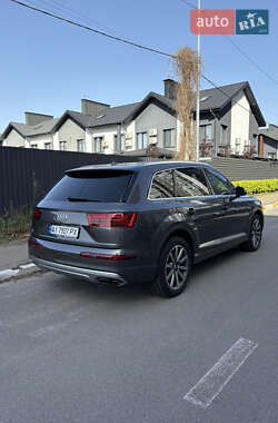 Внедорожник / Кроссовер Audi Q7 2018 в 