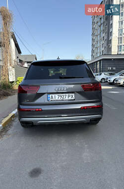 Внедорожник / Кроссовер Audi Q7 2018 в 