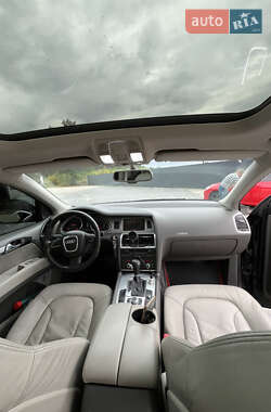 Внедорожник / Кроссовер Audi Q7 2009 в 