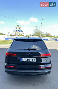 Внедорожник / Кроссовер Audi Q7 2020 в 