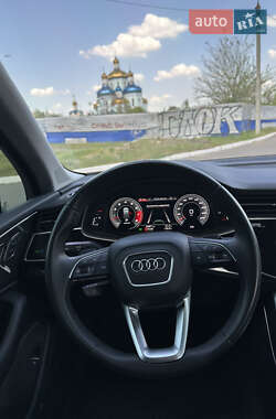 Внедорожник / Кроссовер Audi Q7 2020 в 
