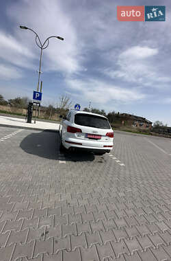 Внедорожник / Кроссовер Audi Q7 2014 в 